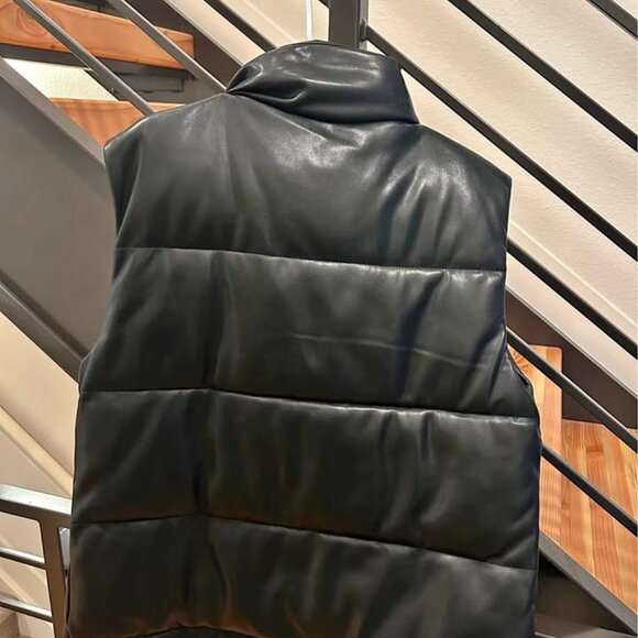 Abercrombie Vegan Leather Puffer Vest Size M - Picture 3 of 4